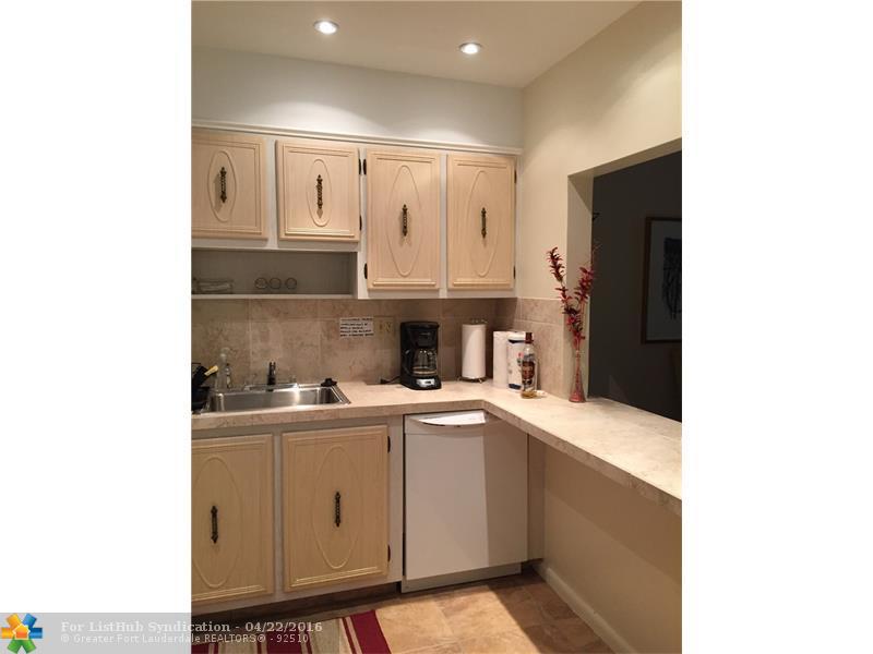 5660 SW 3rd Pl 214, Margate, FL 33068