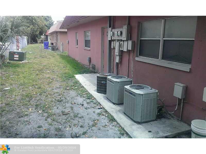 7625 SW 10th St, North Lauderdale, FL 33068