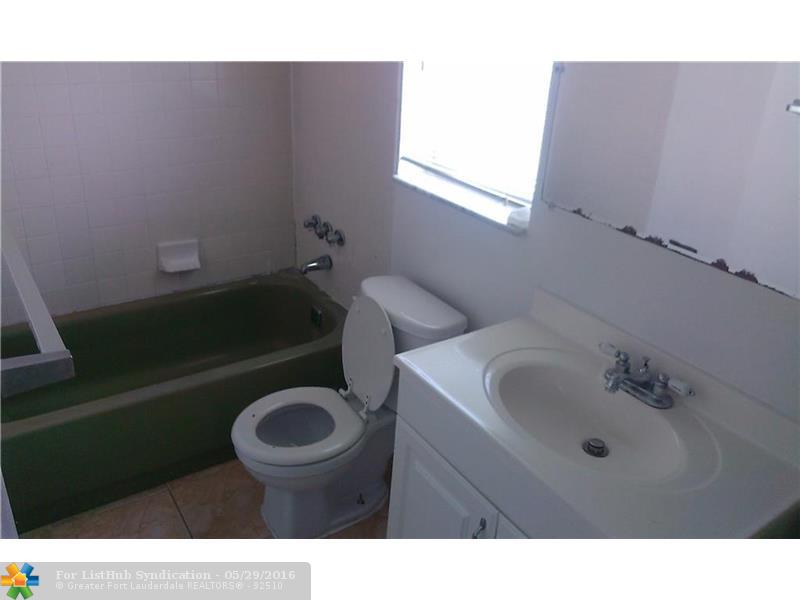 7625 SW 10th St, North Lauderdale, FL 33068