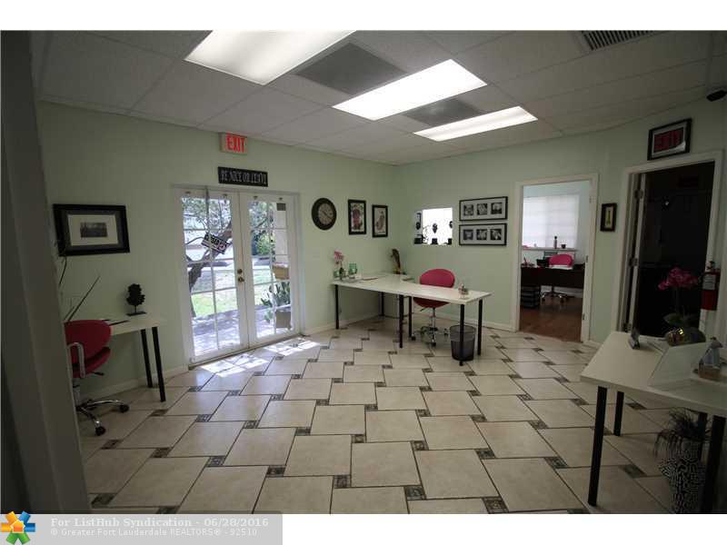 6100 Boulevard Of Champions, North Lauderdale, FL 33068