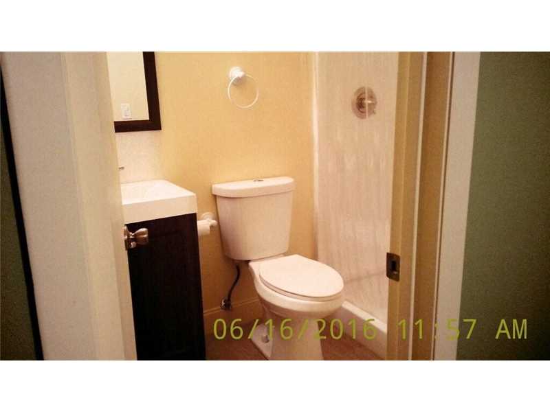 208 East Parkway Dr, Margate, FL 33068