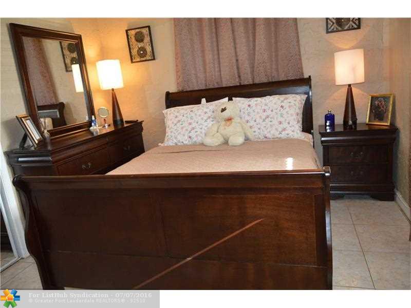 1922 SW 68th Ter, North Lauderdale, FL 33068