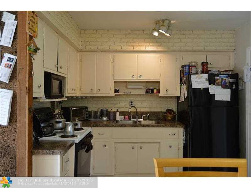 1922 SW 68th Ter, North Lauderdale, FL 33068
