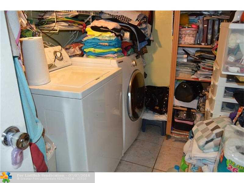 1922 SW 68th Ter, North Lauderdale, FL 33068