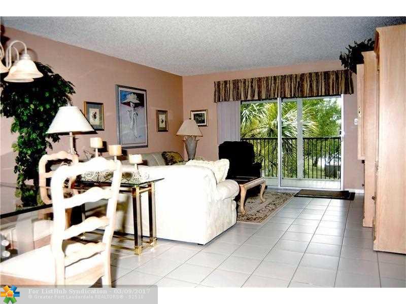 2212 S Cypress Bend Dr 208, Pompano Beach, FL 33069