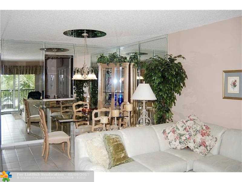 2212 S Cypress Bend Dr 208, Pompano Beach, FL 33069