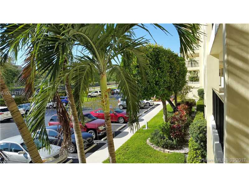 3250 North Palm Aire Dr, Pompano Beach, FL 33069