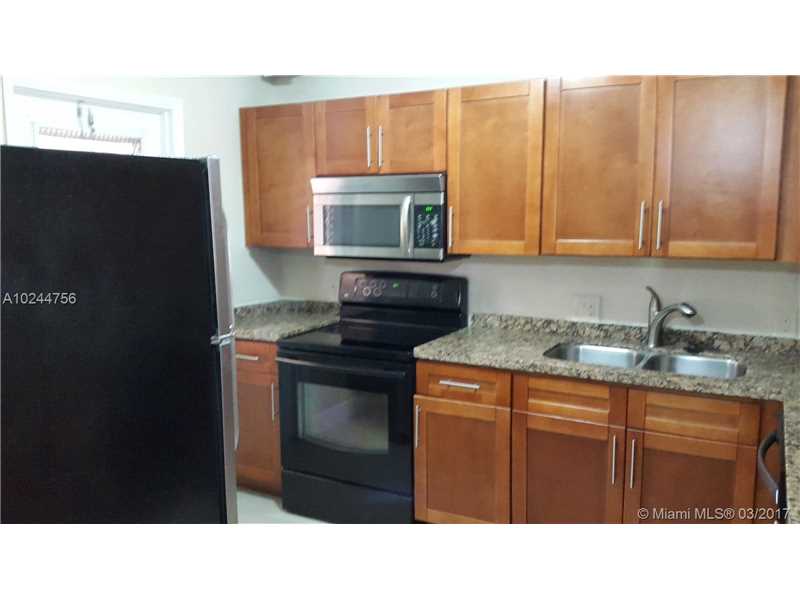 3250 North Palm Aire Dr, Pompano Beach, FL 33069