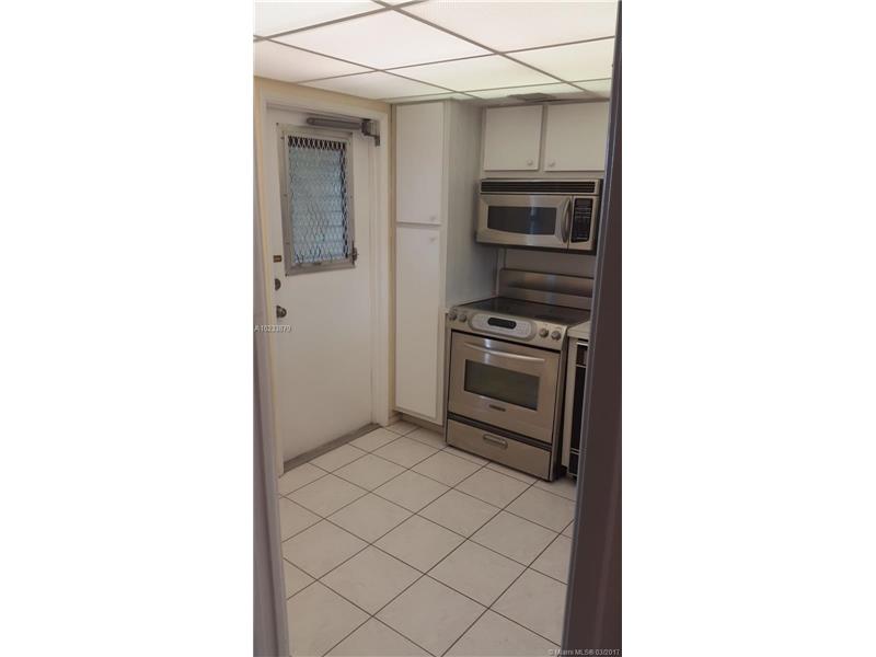 3150 North Palm Aire Dr, Pompano Beach, FL 33069