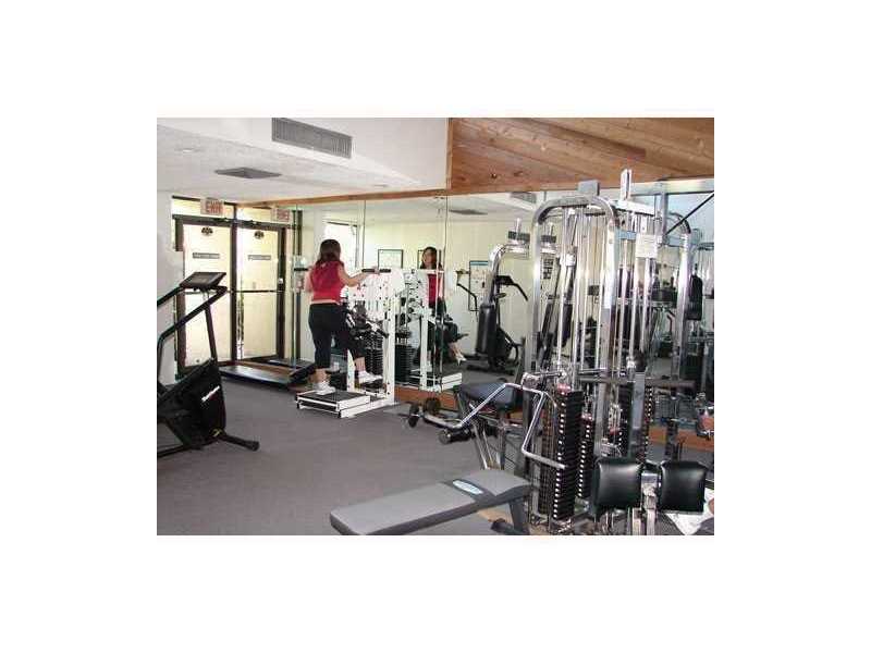 2220 N Cypress Bend Dr#101, Pompano Beach, FL 33069