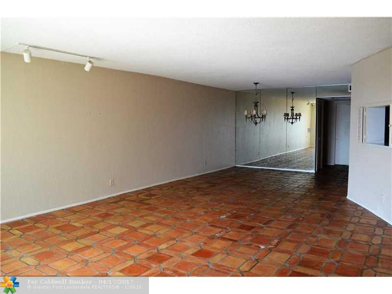 3051 N Course Dr, Pompano Beach, FL 33069