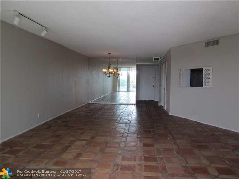 3051 N Course Dr, Pompano Beach, FL 33069