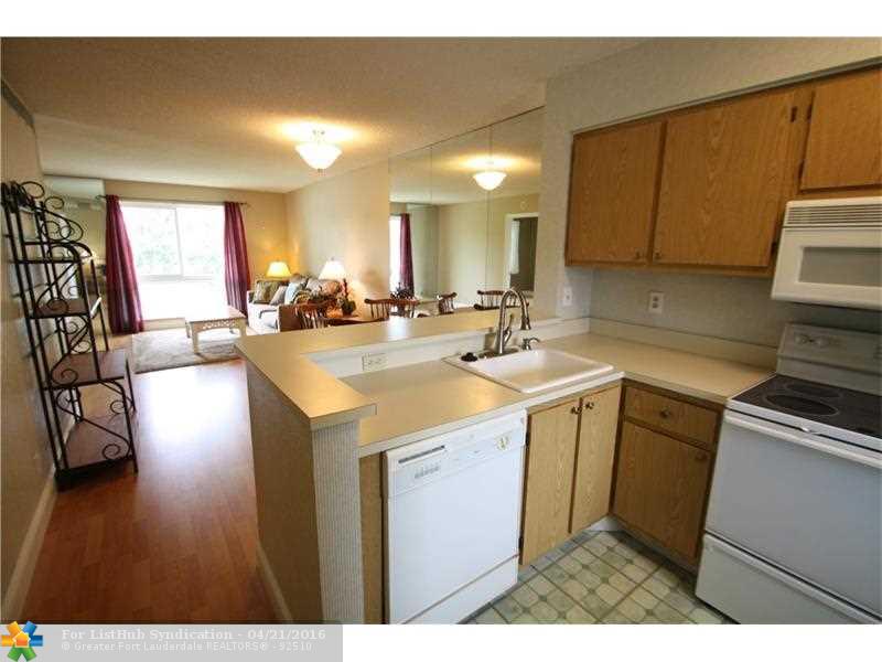2104 S Cypress Bend Dr 203, Pompano Beach, FL 33069