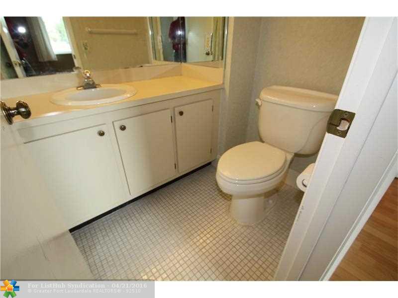 2104 S Cypress Bend Dr 203, Pompano Beach, FL 33069