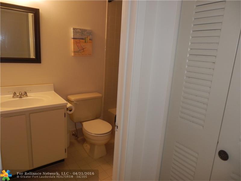 2230 N Cypress Bend Dr 407, Pompano Beach, FL 33069