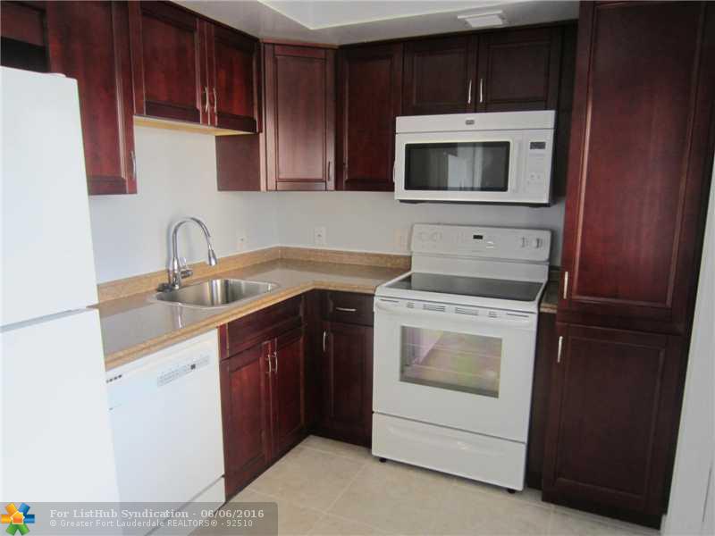 3000 N Palm Aire Dr 306, Pompano Beach, FL 33069