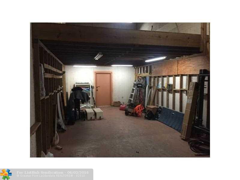 1131 W MCNAB RD 4, Pompano Beach, FL 33069