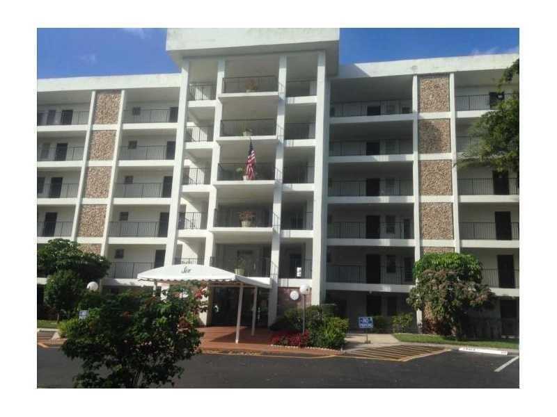 2751 North Palm Aire Dr, Pompano Beach, FL 33069