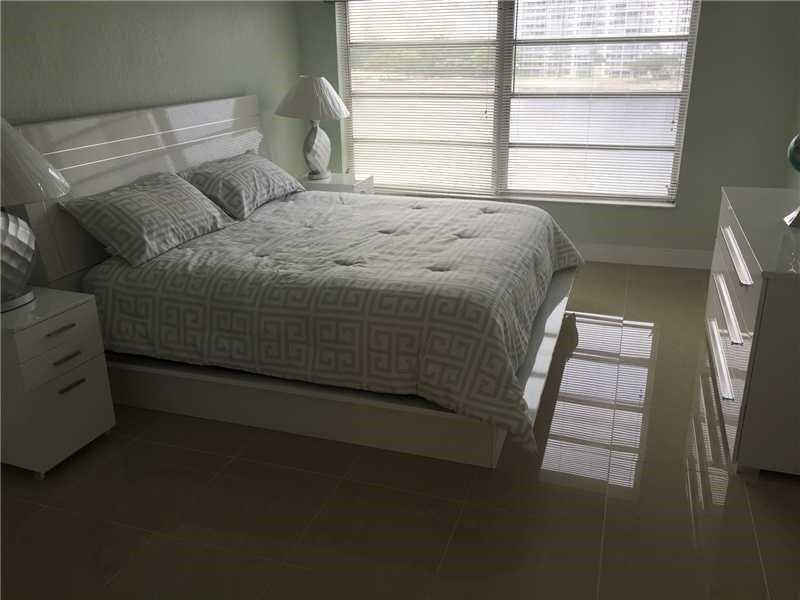 2751 North Palm Aire Dr, Pompano Beach, FL 33069