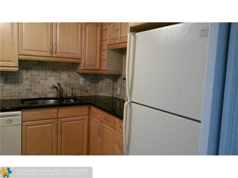 3151 S Palm Aire Dr 405, Pompano Beach, FL 33069