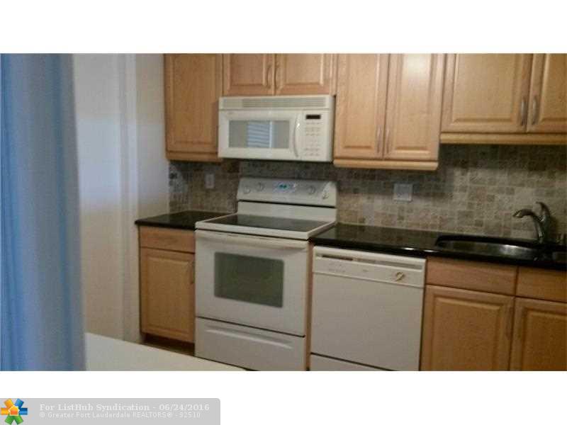 3151 S Palm Aire Dr 405, Pompano Beach, FL 33069