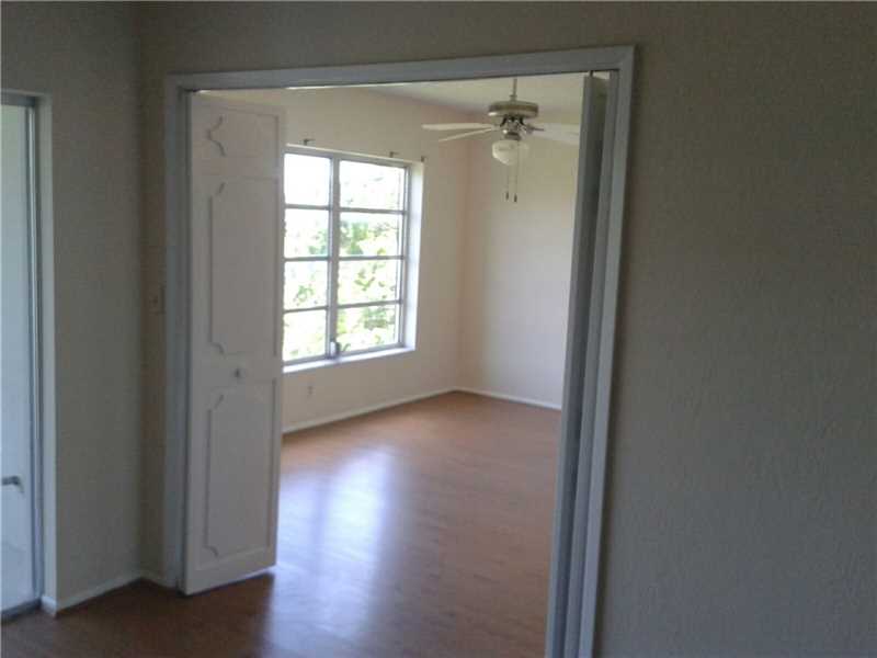 3250 North Palm Aire Dr, Pompano Beach, FL 33069
