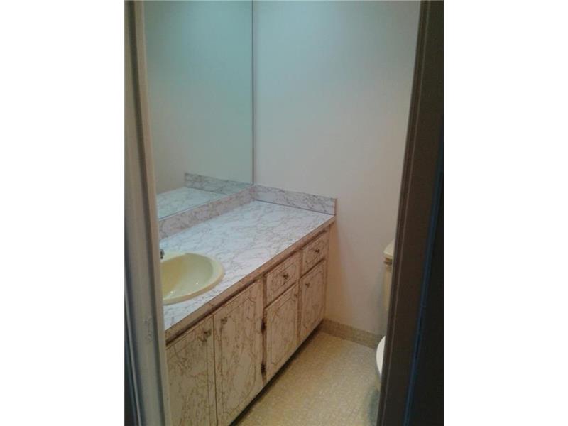 3250 North Palm Aire Dr, Pompano Beach, FL 33069