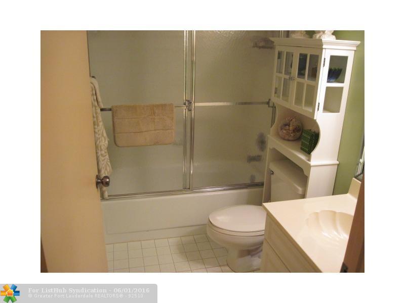 2240 N Cypress Bend Dr 403, Pompano Beach, FL 33069