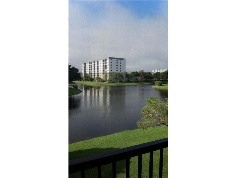 2226 N Cypress Bend Dr 301, Pompano Beach, FL 33069