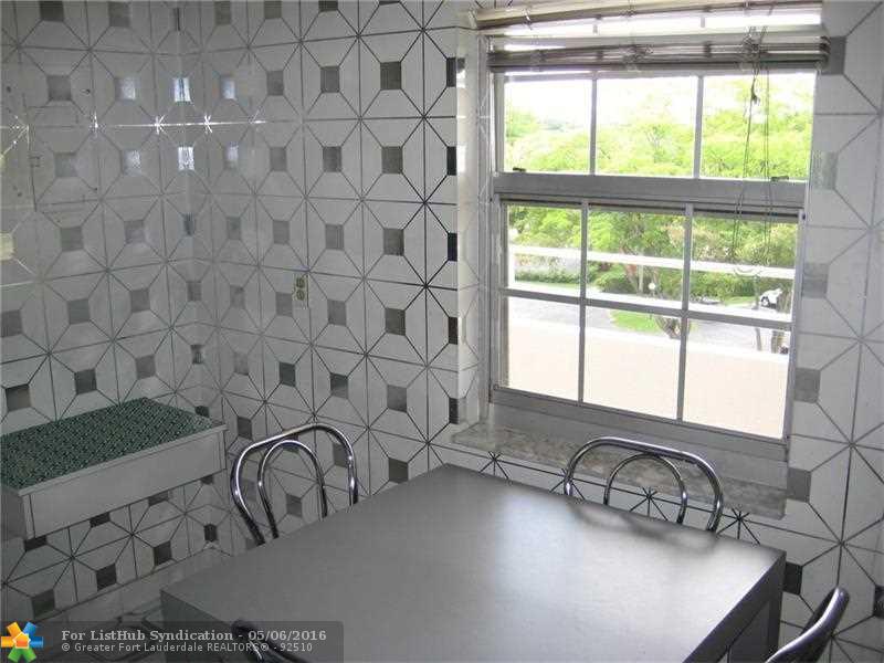 3800 Oaks Clubhouse Dr 509, Pompano Beach, FL 33069