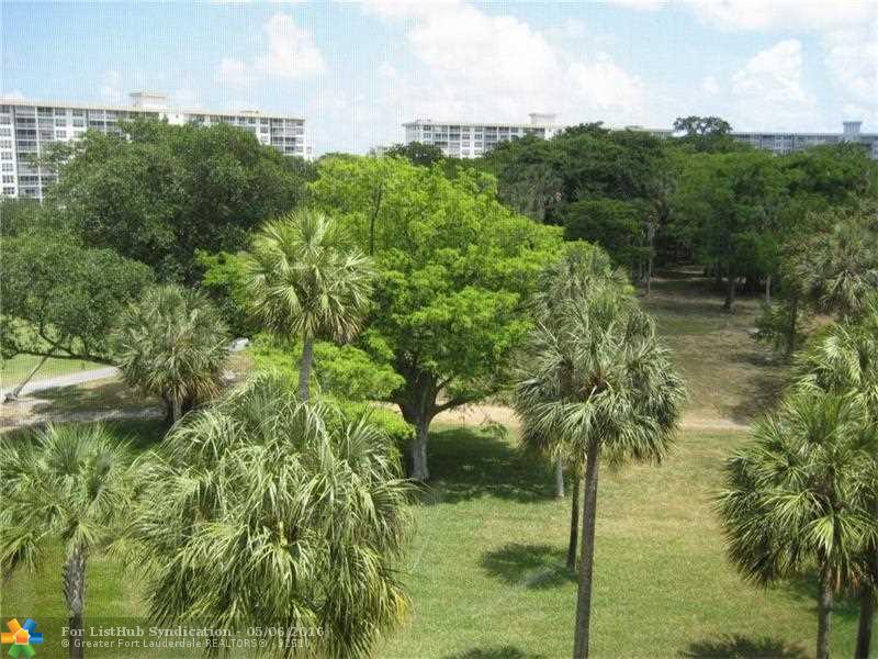 3800 Oaks Clubhouse Dr 509, Pompano Beach, FL 33069