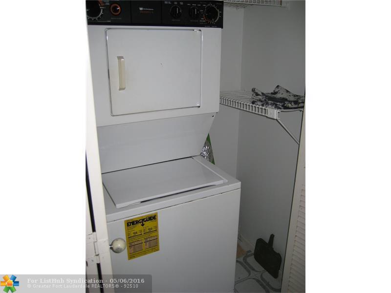 3800 Oaks Clubhouse Dr 509, Pompano Beach, FL 33069