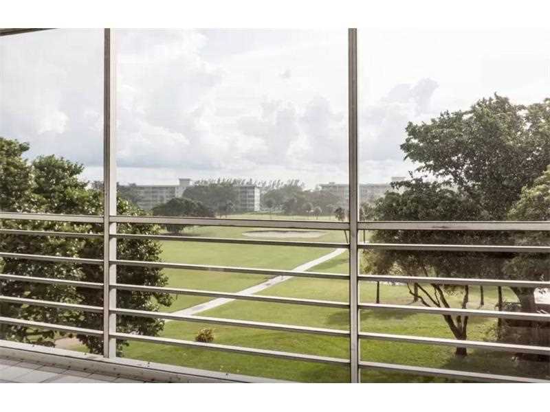 2681 S Course Dr #406, Pompano Beach, FL 33069