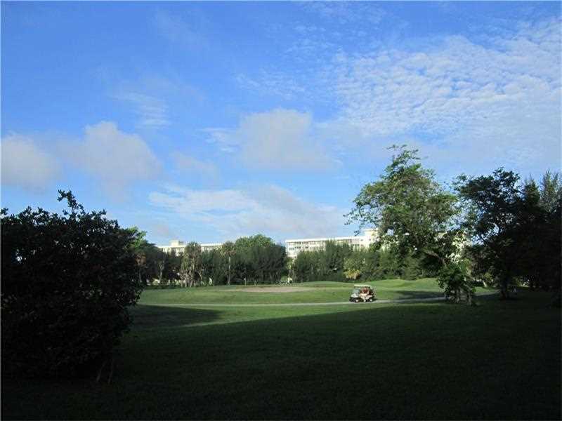 2601 S Course Dr #101, Pompano Beach, FL 33069