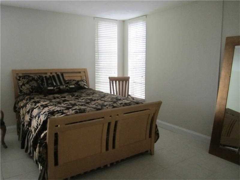 2601 S Course Dr #101, Pompano Beach, FL 33069