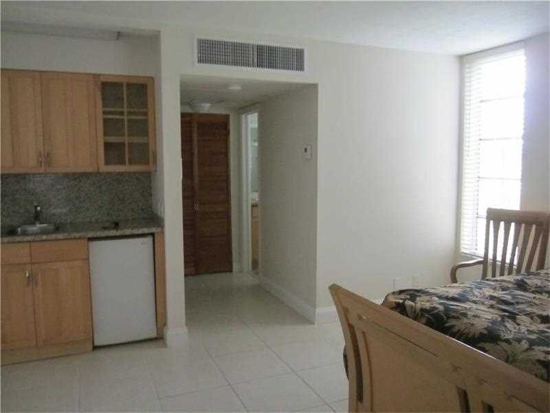 2601 S Course Dr #101, Pompano Beach, FL 33069