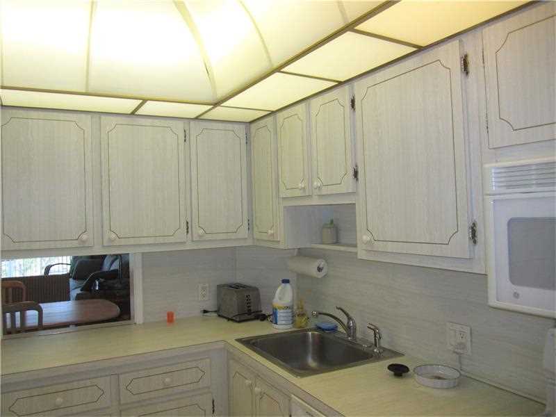 3150 N Palm Aire Dr #406, Pompano Beach, FL 33069