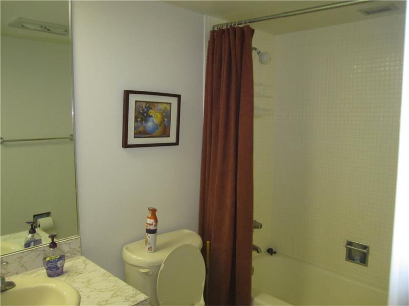 3150 N Palm Aire Dr #406, Pompano Beach, FL 33069