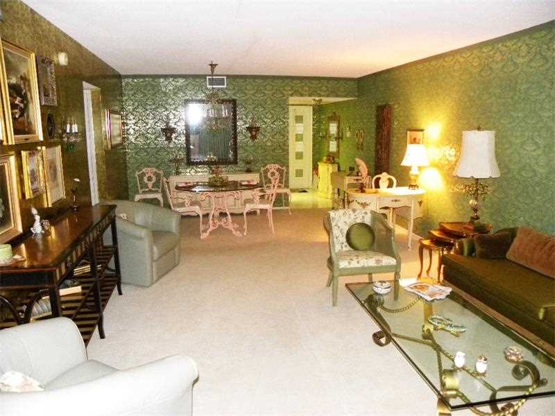 2800 N Palm Aire Dr #108, Pompano Beach, FL 33069