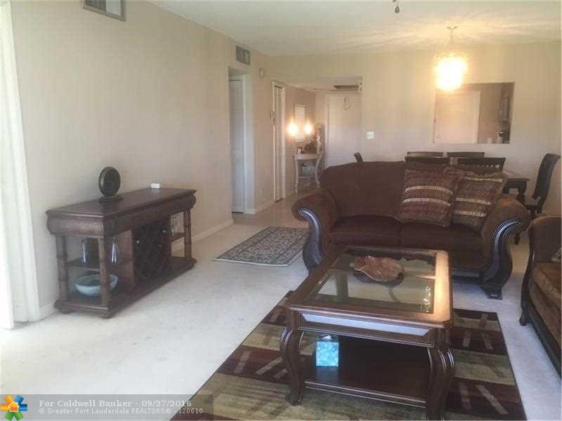 3090 N Course Dr, Pompano Beach, FL 33069