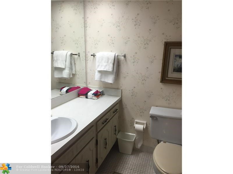 3090 N Course Dr, Pompano Beach, FL 33069