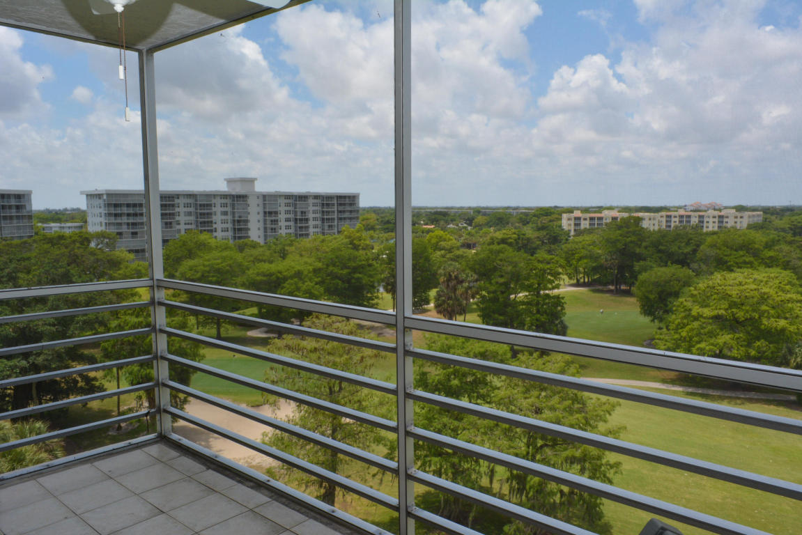 605 Oaks Drive, Pompano Beach, FL 33069