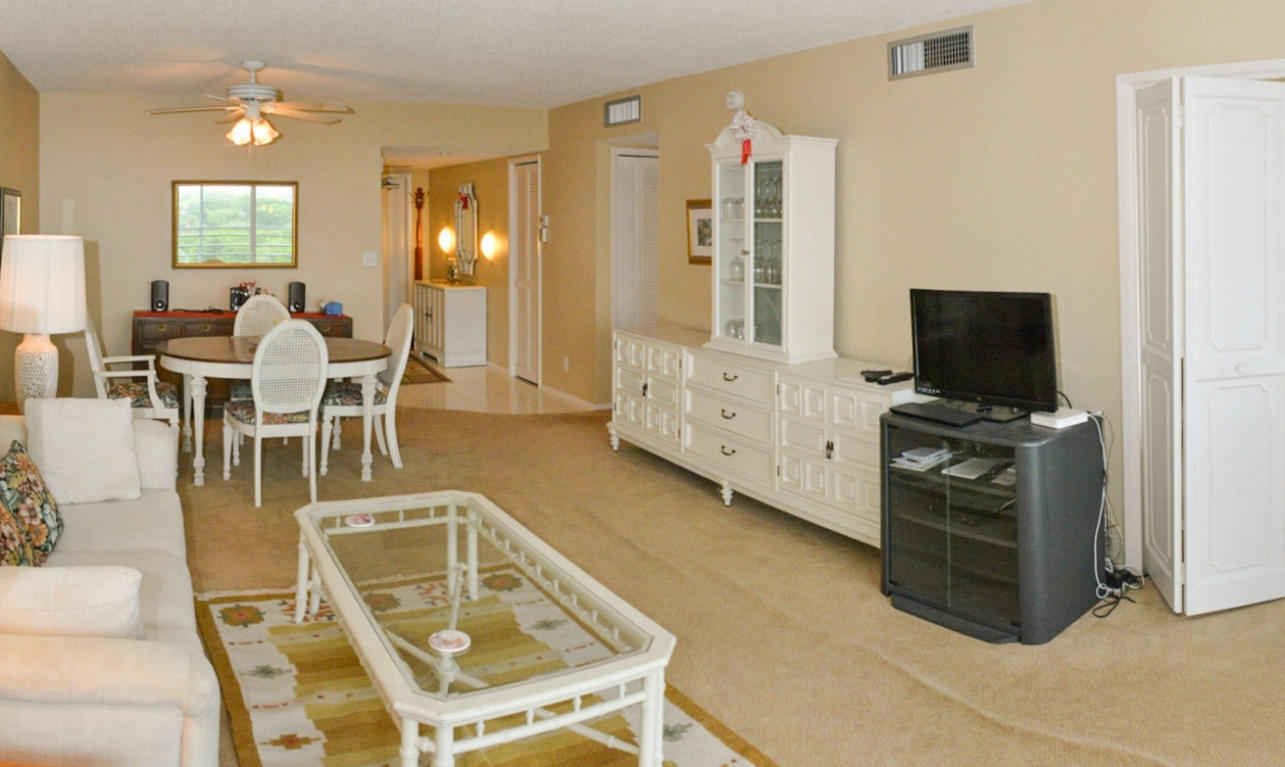 605 Oaks Drive, Pompano Beach, FL 33069