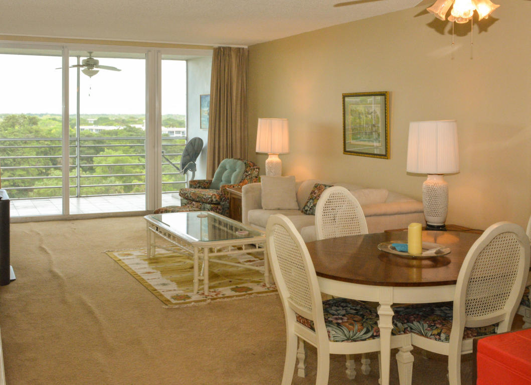 605 Oaks Drive, Pompano Beach, FL 33069