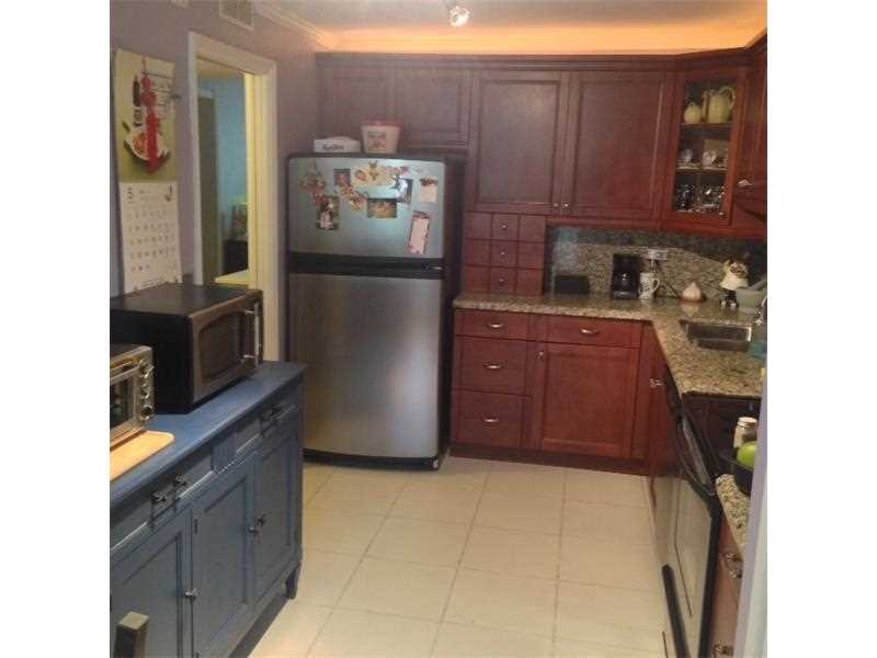 3205 N Palm Aire Dr #110, Pompano Beach, FL 33069