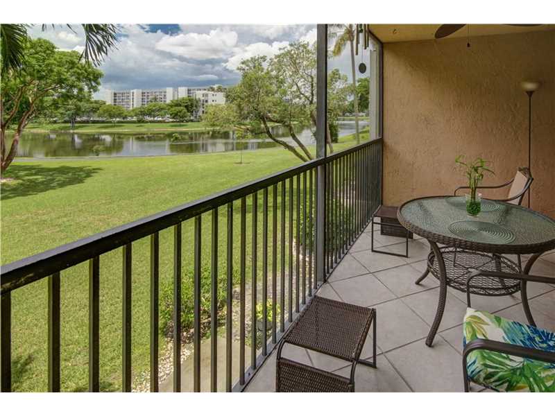2112 South Cypress Bend Dr, Pompano Beach, FL 33069