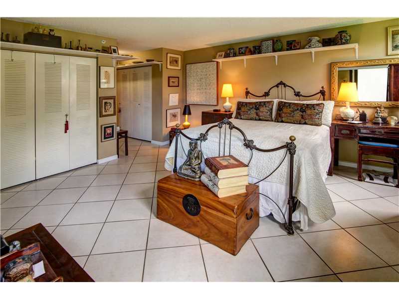 2112 South Cypress Bend Dr, Pompano Beach, FL 33069