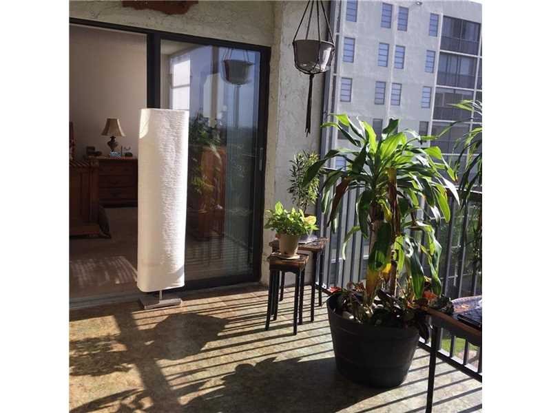 2112 South Cypress Bend Dr, Pompano Beach, FL 33069