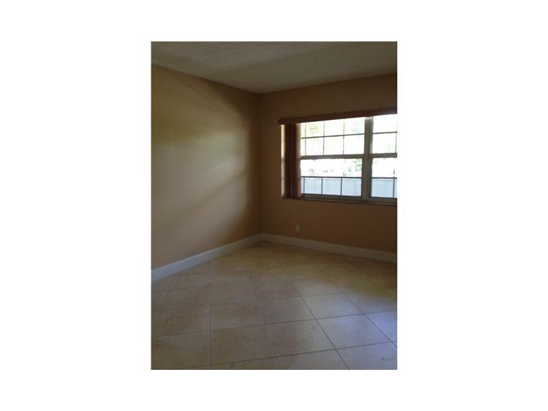 905Cypress Terr, Pompano Beach, FL 33069