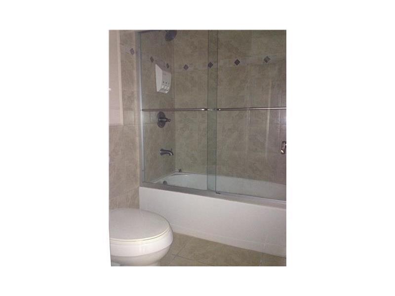 905Cypress Terr, Pompano Beach, FL 33069
